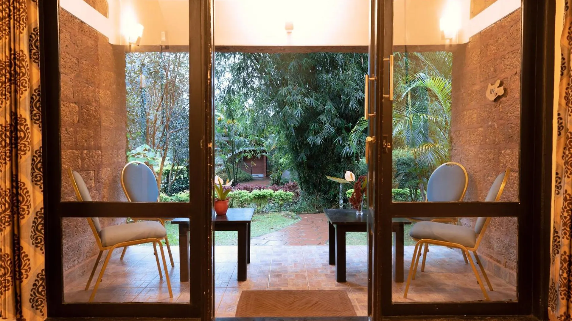 Hotel Falling Waters Munnar