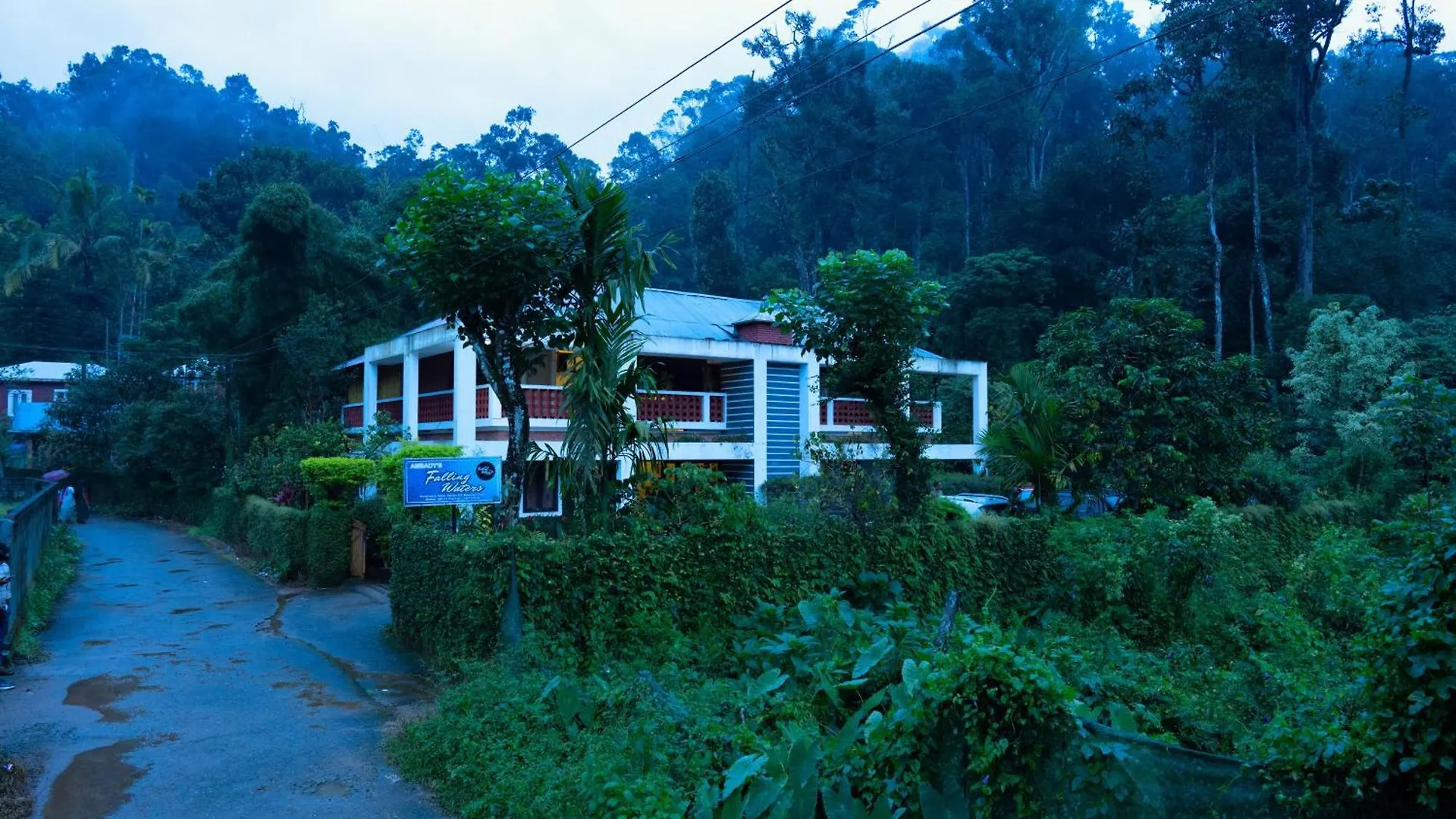 *** Hotel Falling Waters Munnar India