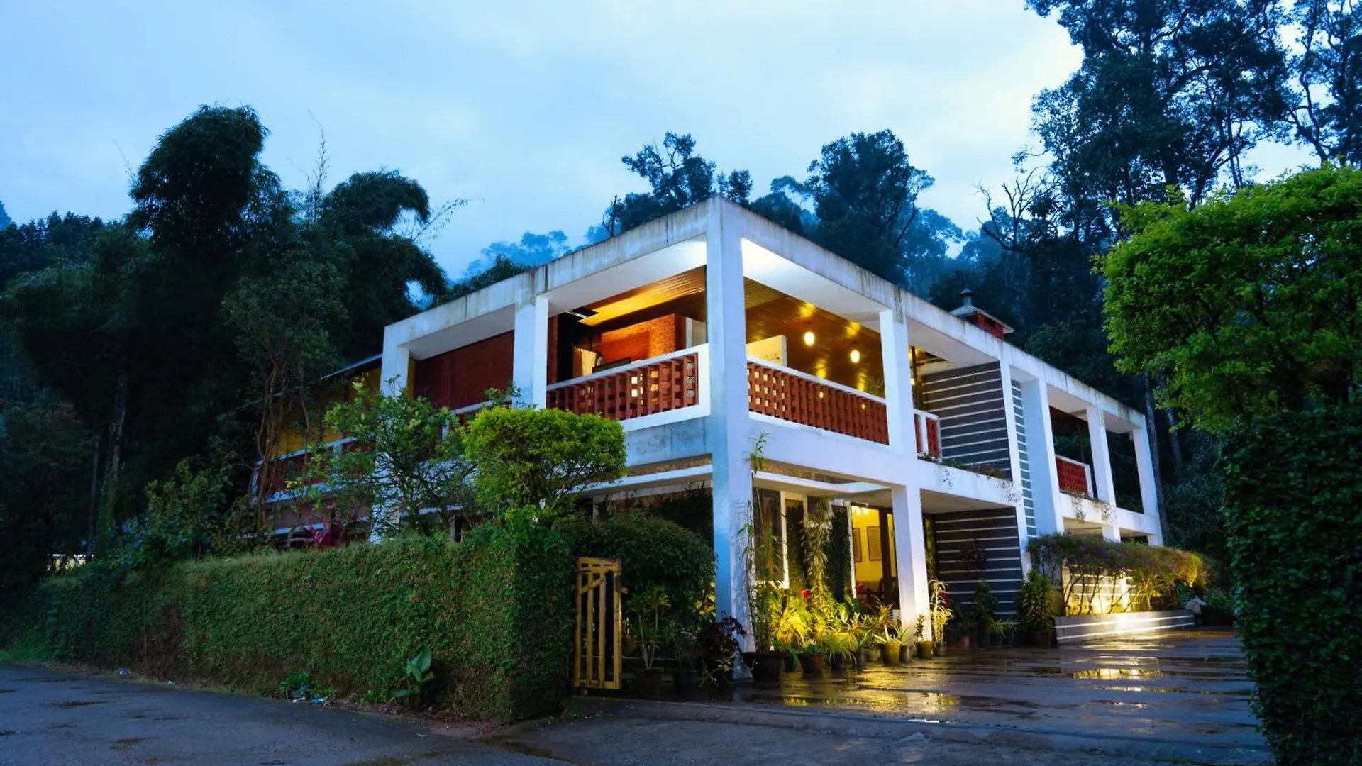 Falling Waters Munnar Hotel